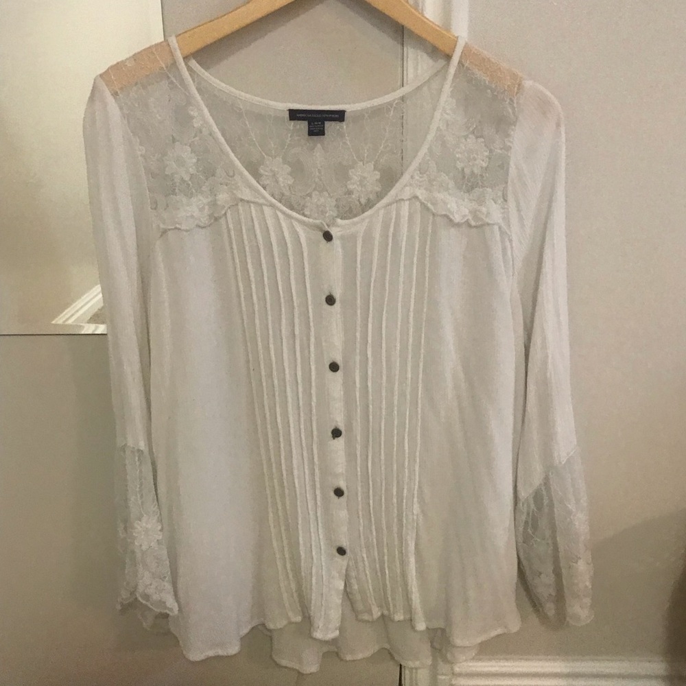 American eagle blouse with lace detail